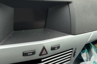 Reservoir essence OPEL ASTRA H