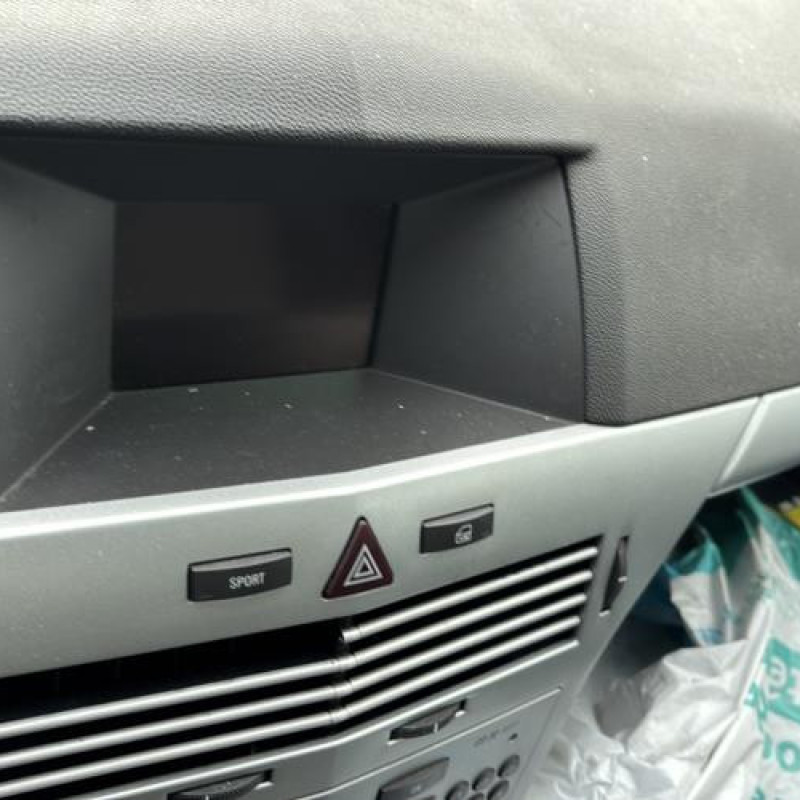 Reservoir essence OPEL ASTRA H Photo n°18