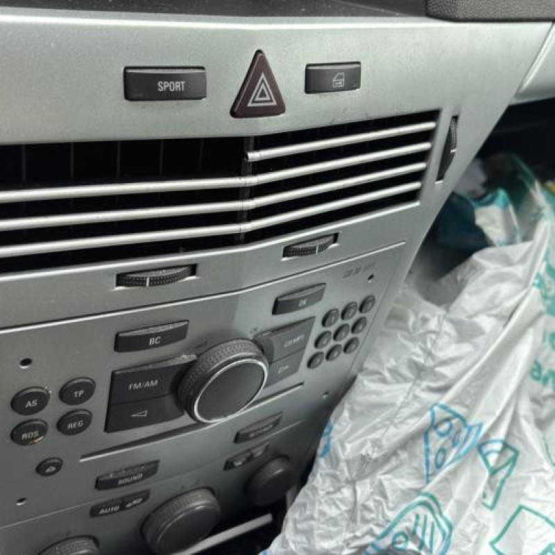 Reservoir essence OPEL ASTRA H Photo n°19