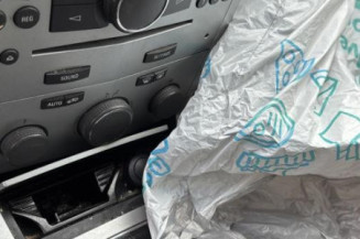 Reservoir essence OPEL ASTRA H