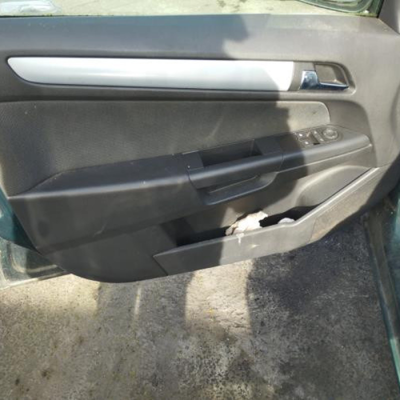 Reservoir essence OPEL ASTRA H Photo n°9