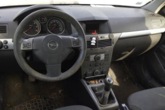 Reservoir essence OPEL ASTRA H