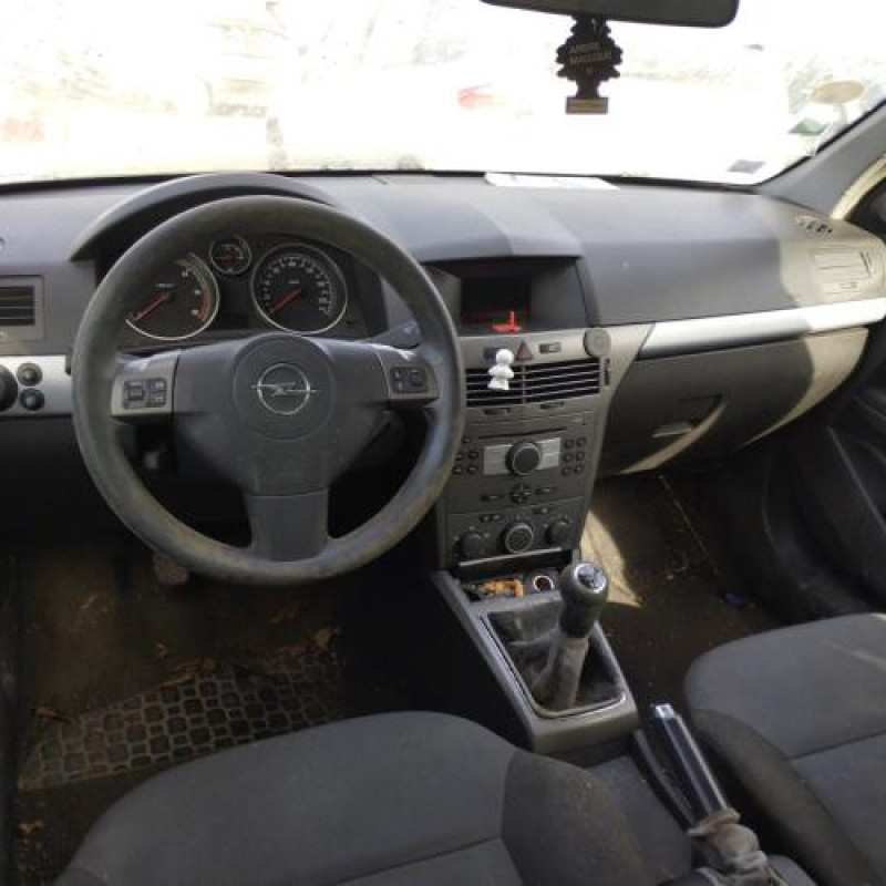 Reservoir essence OPEL ASTRA H Photo n°13