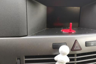 Reservoir essence OPEL ASTRA H