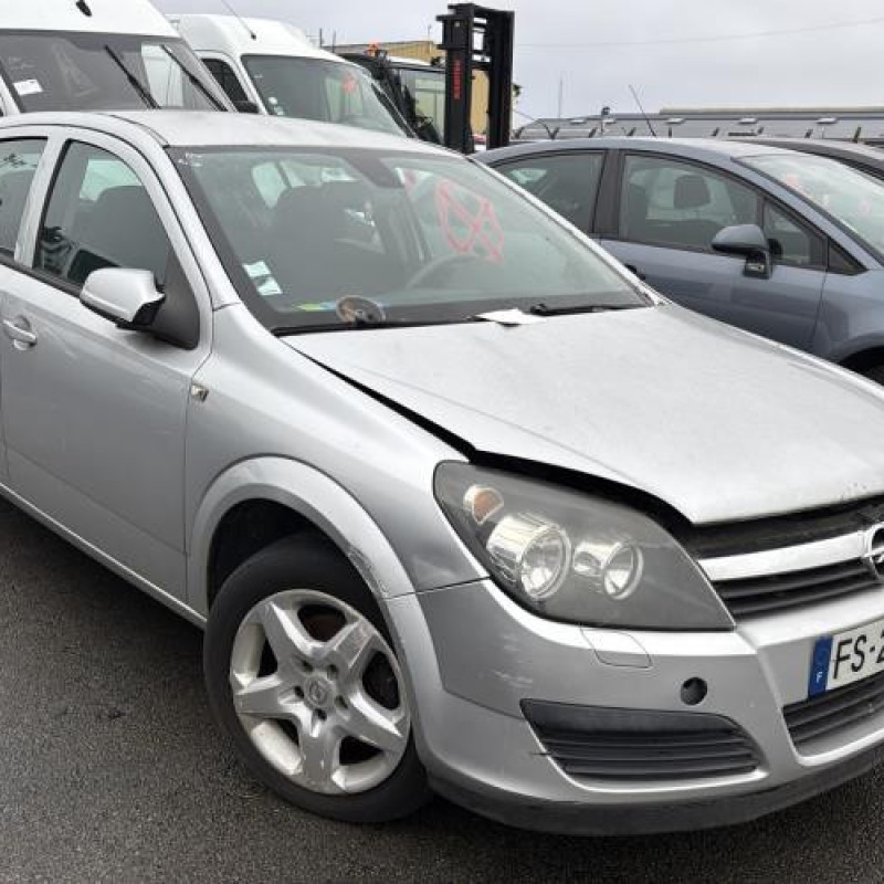 Reservoir essence OPEL ASTRA H Photo n°2