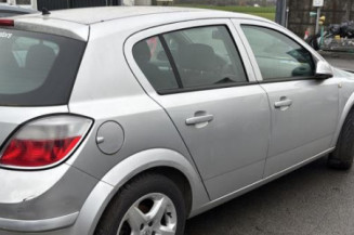 Reservoir essence OPEL ASTRA H