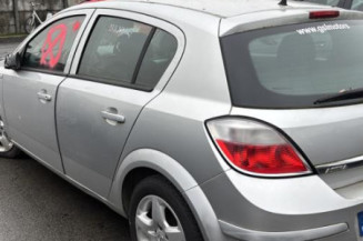 Reservoir essence OPEL ASTRA H