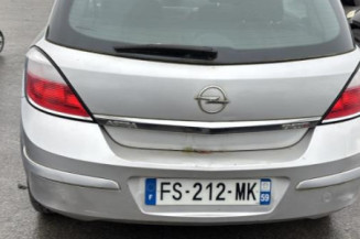 Reservoir essence OPEL ASTRA H