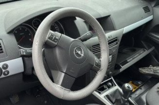 Reservoir essence OPEL ASTRA H