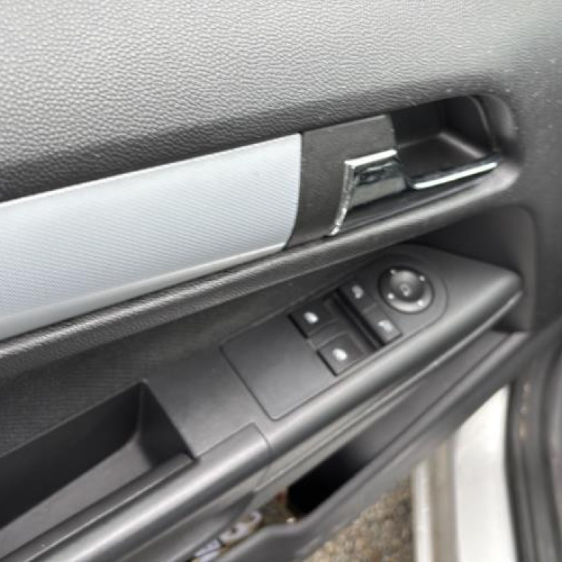 Reservoir essence OPEL ASTRA H Photo n°14