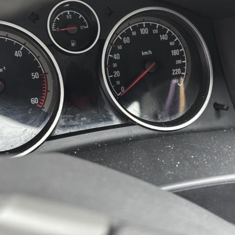 Reservoir essence OPEL ASTRA H Photo n°15