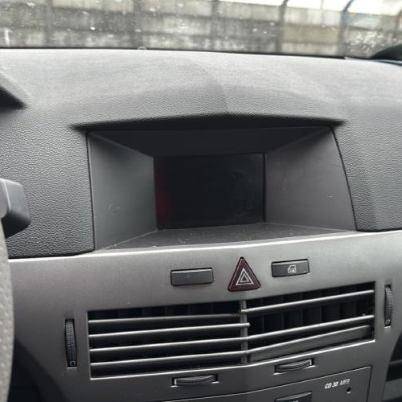 Reservoir essence OPEL ASTRA H Photo n°16