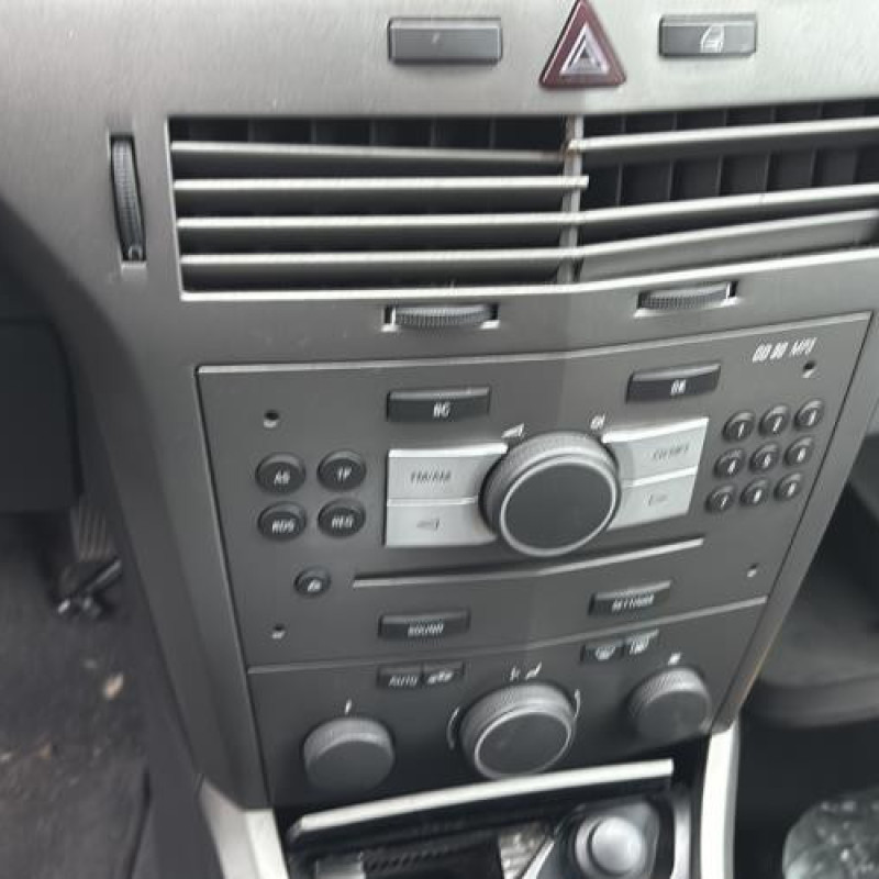 Reservoir essence OPEL ASTRA H Photo n°17