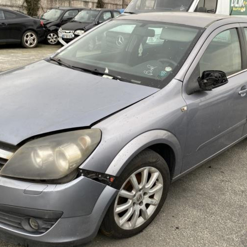 Reservoir essence OPEL ASTRA H Photo n°1