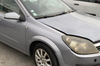 Reservoir essence OPEL ASTRA H