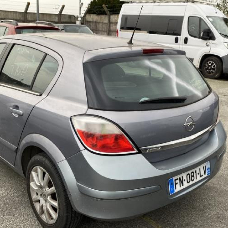 Reservoir essence OPEL ASTRA H Photo n°4