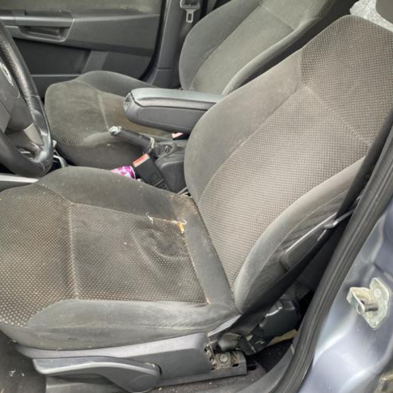 Reservoir essence OPEL ASTRA H Photo n°11