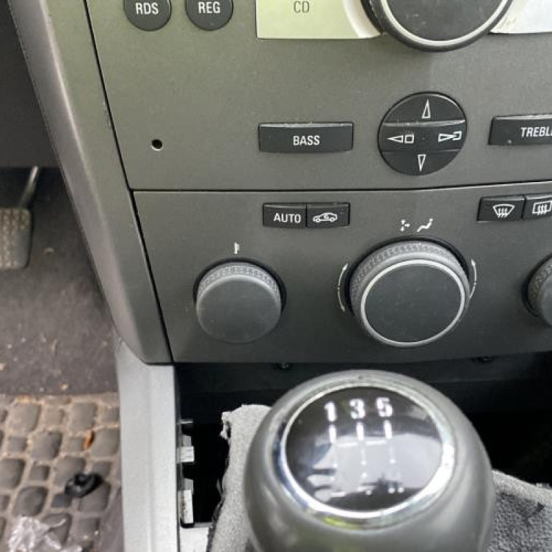 Reservoir essence OPEL ASTRA H Photo n°17