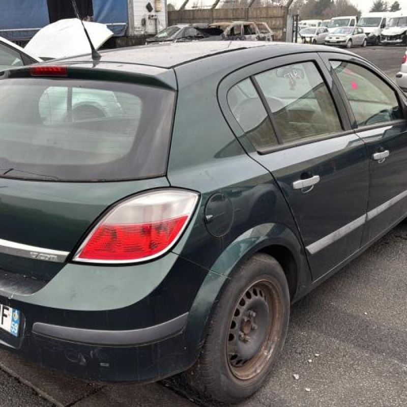 Reservoir essence OPEL ASTRA H Photo n°3