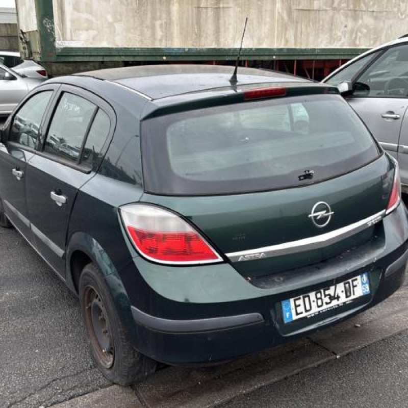 Reservoir essence OPEL ASTRA H Photo n°4