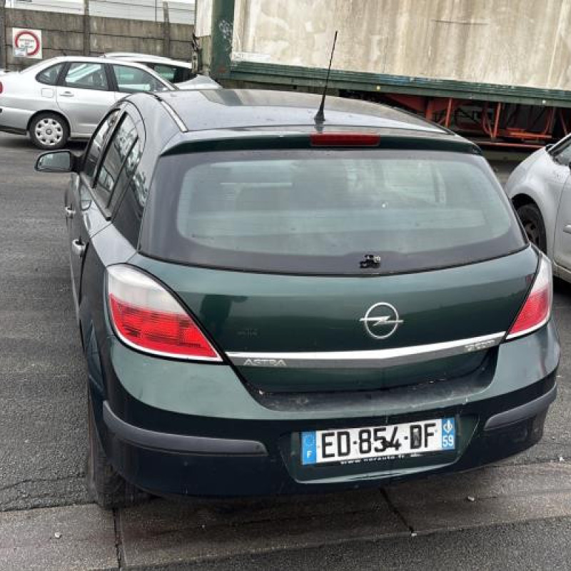 Reservoir essence OPEL ASTRA H Photo n°5