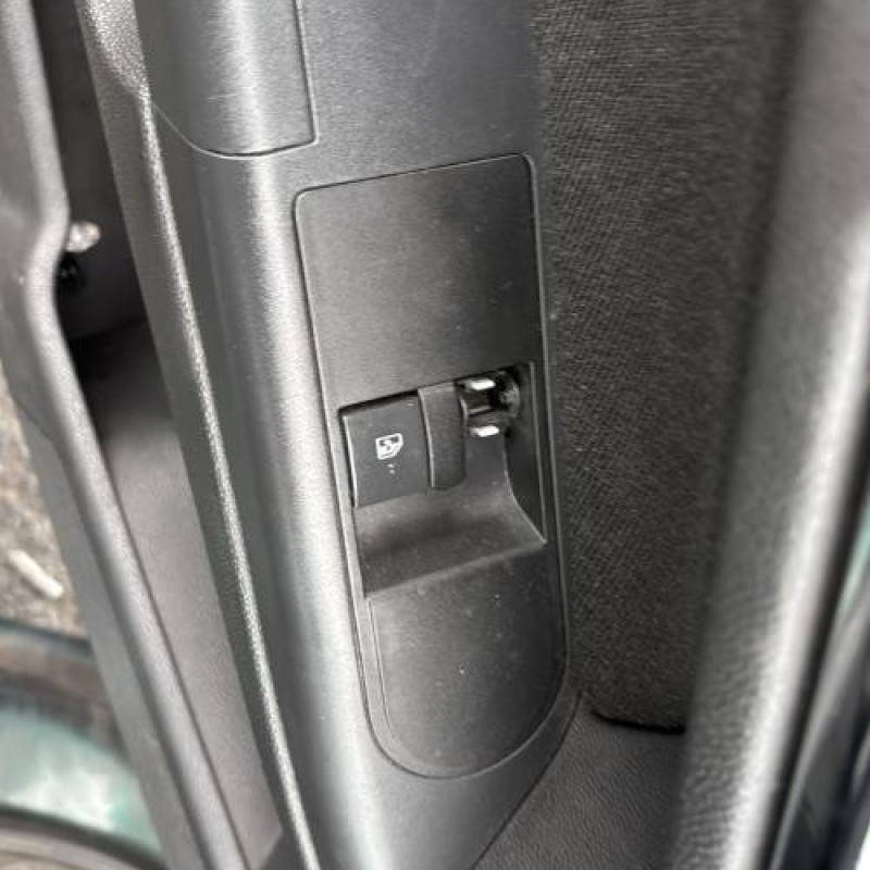 Reservoir essence OPEL ASTRA H Photo n°11