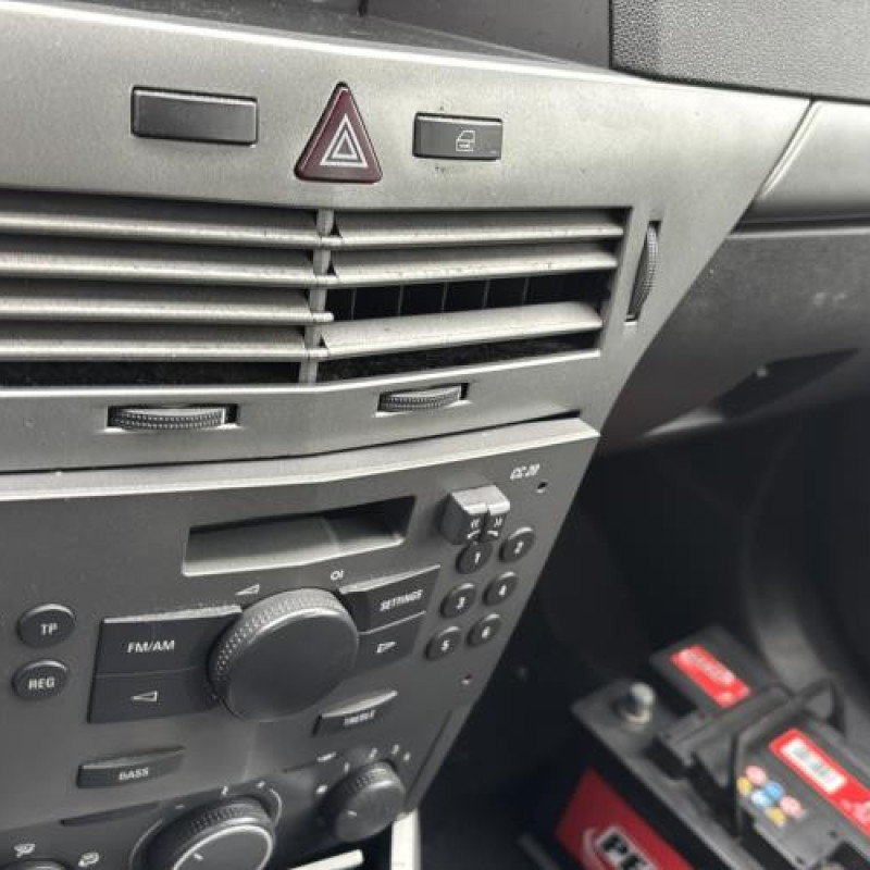 Reservoir essence OPEL ASTRA H Photo n°18