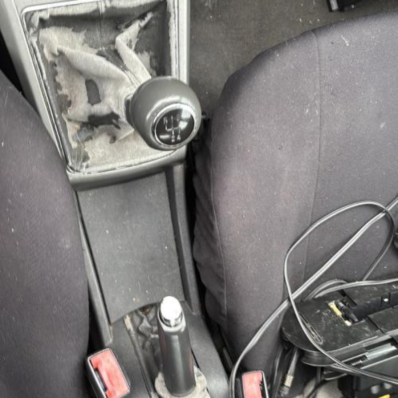 Reservoir essence OPEL ASTRA H Photo n°20