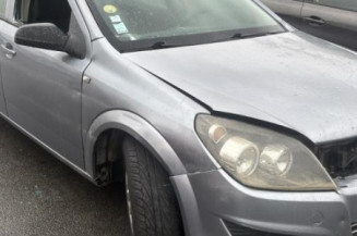 Reservoir essence OPEL ASTRA H