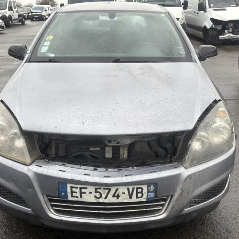 Reservoir essence OPEL ASTRA H Photo n°8