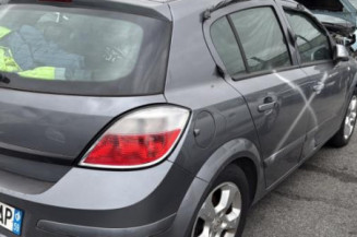 Reservoir essence OPEL ASTRA H