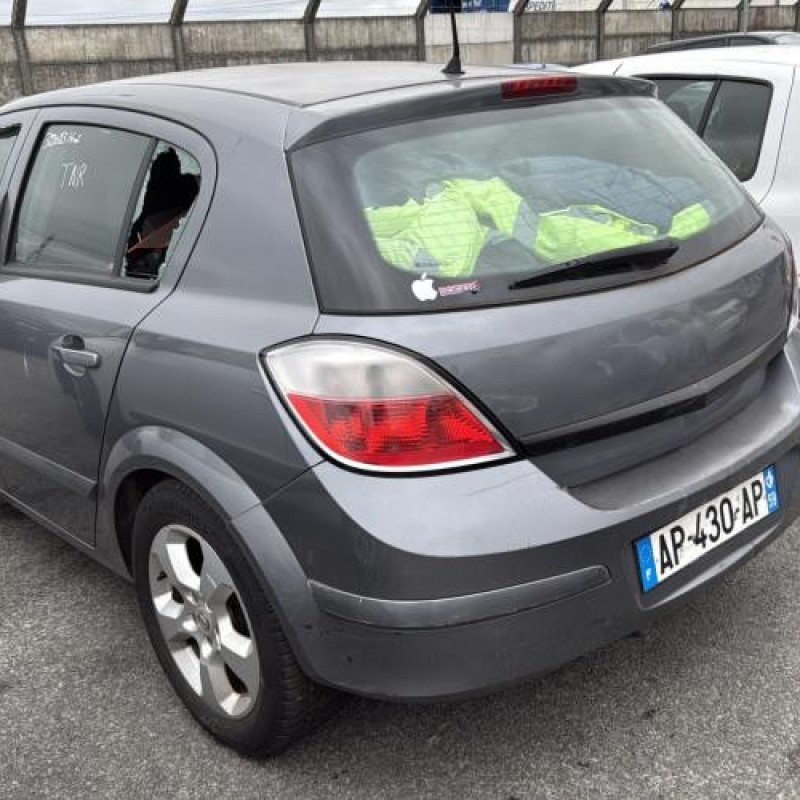 Reservoir essence OPEL ASTRA H Photo n°4