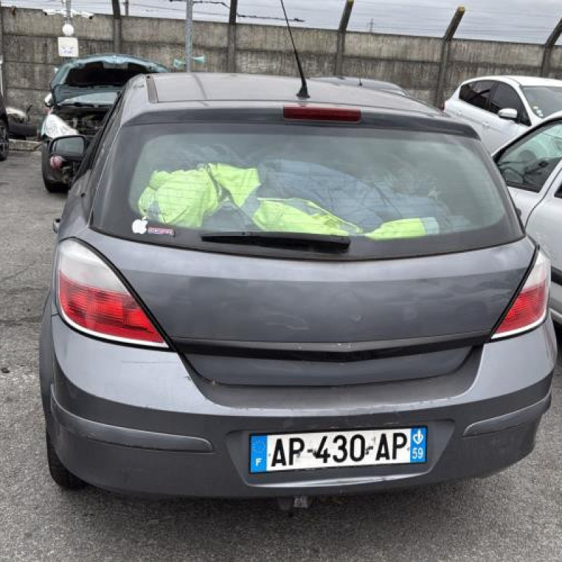 Reservoir essence OPEL ASTRA H Photo n°5