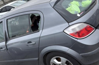 Reservoir essence OPEL ASTRA H