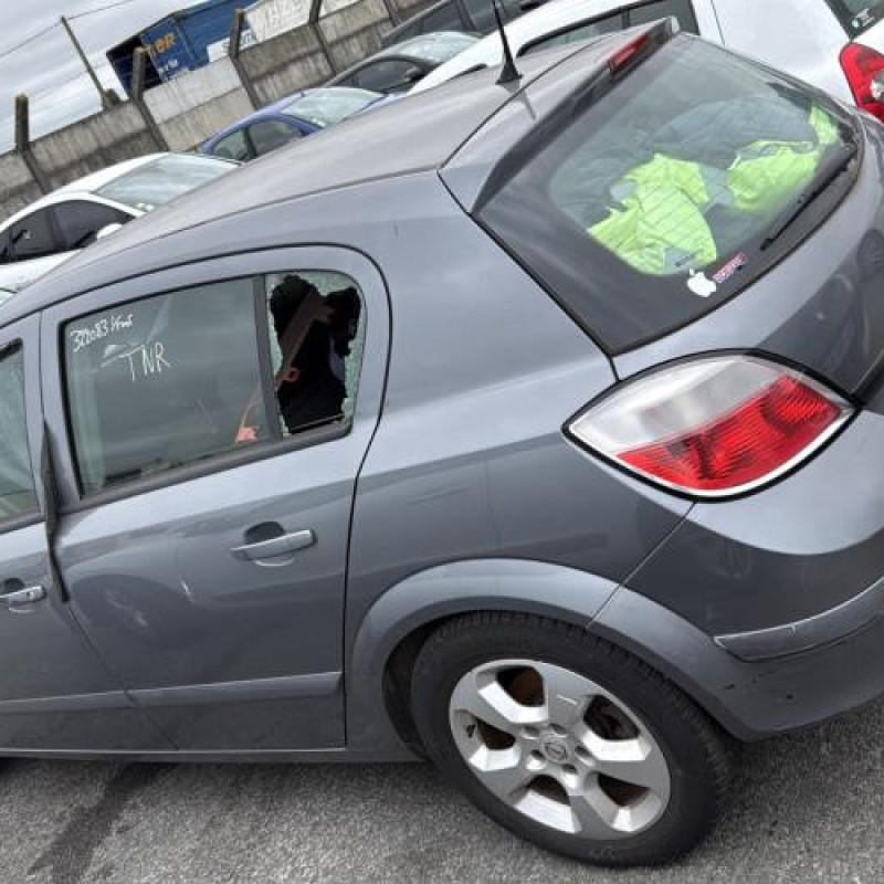 Reservoir essence OPEL ASTRA H Photo n°6