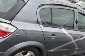 Reservoir essence OPEL ASTRA H