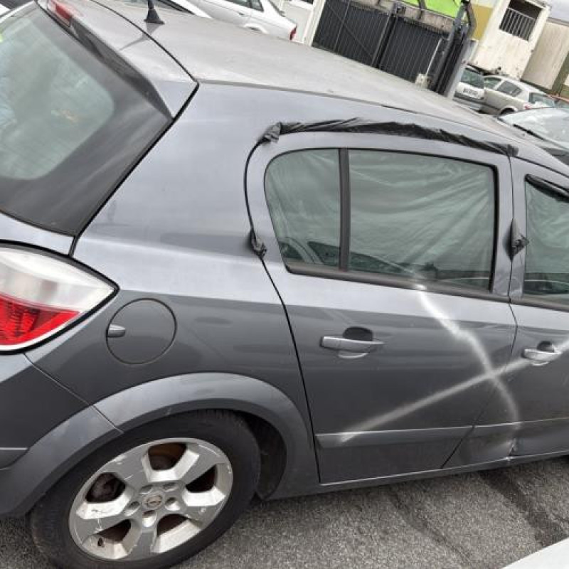 Reservoir essence OPEL ASTRA H Photo n°7