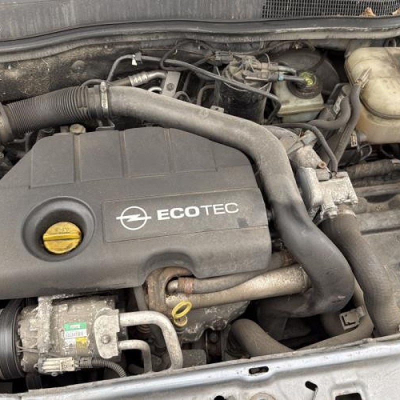 Reservoir essence OPEL ASTRA H Photo n°9