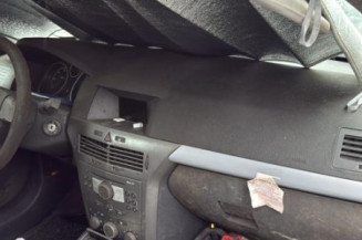 Reservoir essence OPEL ASTRA H