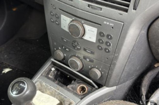 Reservoir essence OPEL ASTRA H