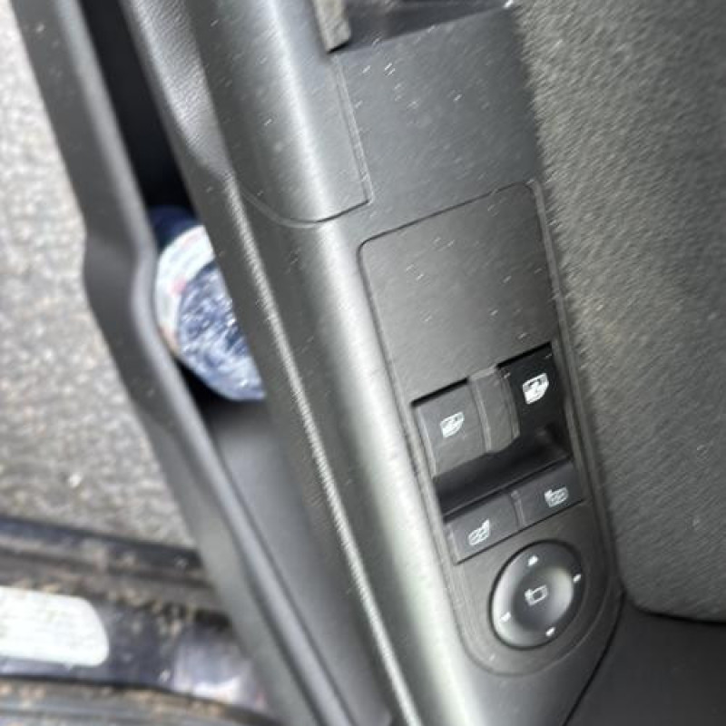 Reservoir essence OPEL ASTRA H Photo n°2