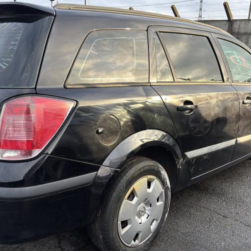 Reservoir essence OPEL ASTRA H Photo n°5