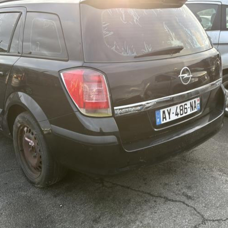 Reservoir essence OPEL ASTRA H Photo n°6