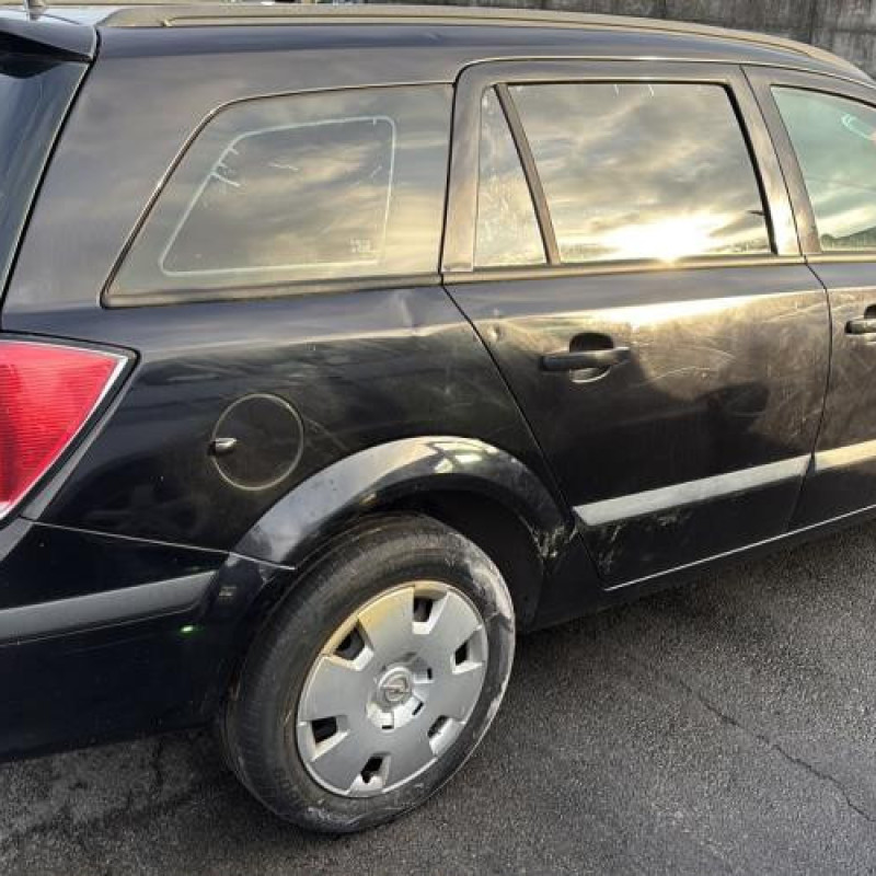 Reservoir essence OPEL ASTRA H Photo n°9