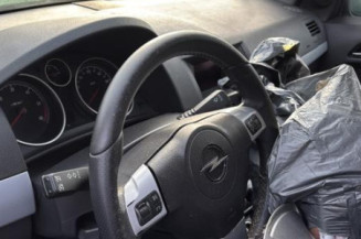 Reservoir essence OPEL ASTRA H