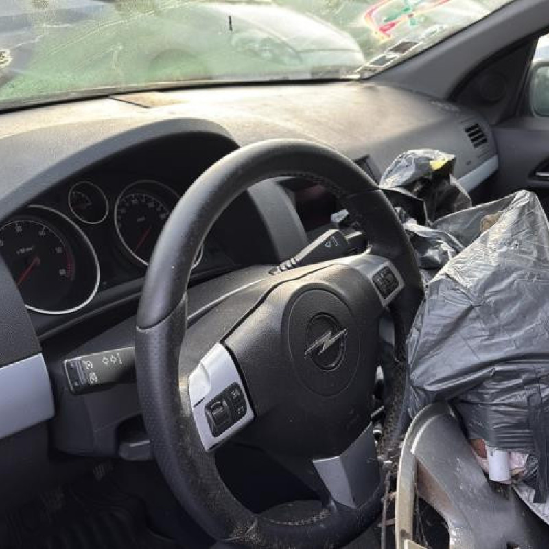 Reservoir essence OPEL ASTRA H Photo n°15