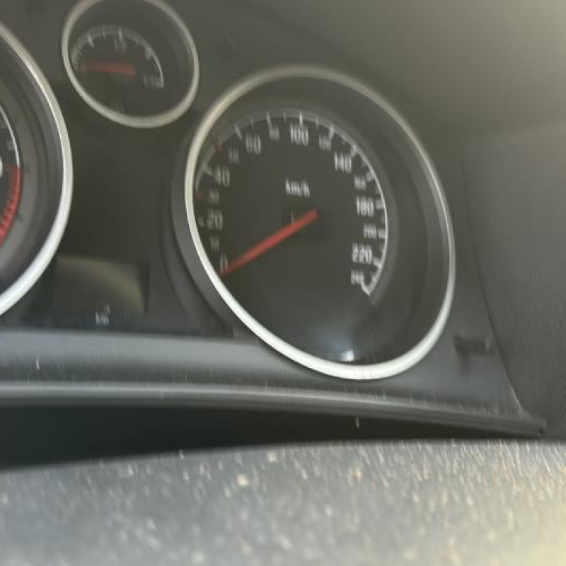 Reservoir essence OPEL ASTRA H Photo n°17