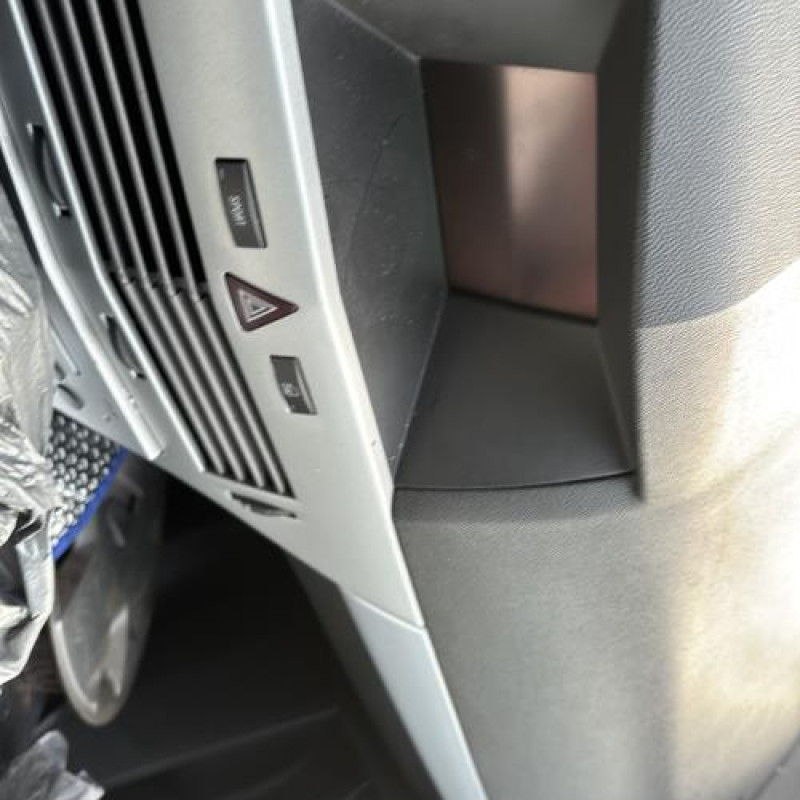 Reservoir essence OPEL ASTRA H Photo n°18