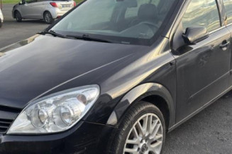 Reservoir essence OPEL ASTRA H Photo n°1