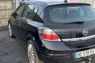 Reservoir essence OPEL ASTRA H